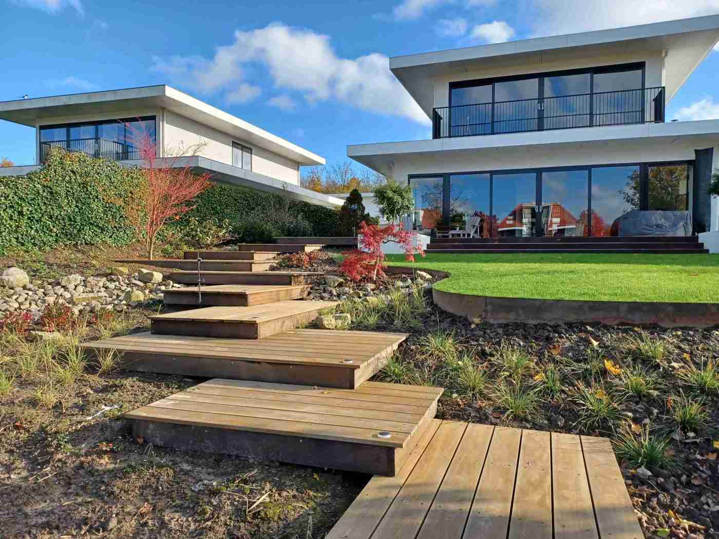 Luxe tuinaanleg_trap_vlonderplateau_Harderwold