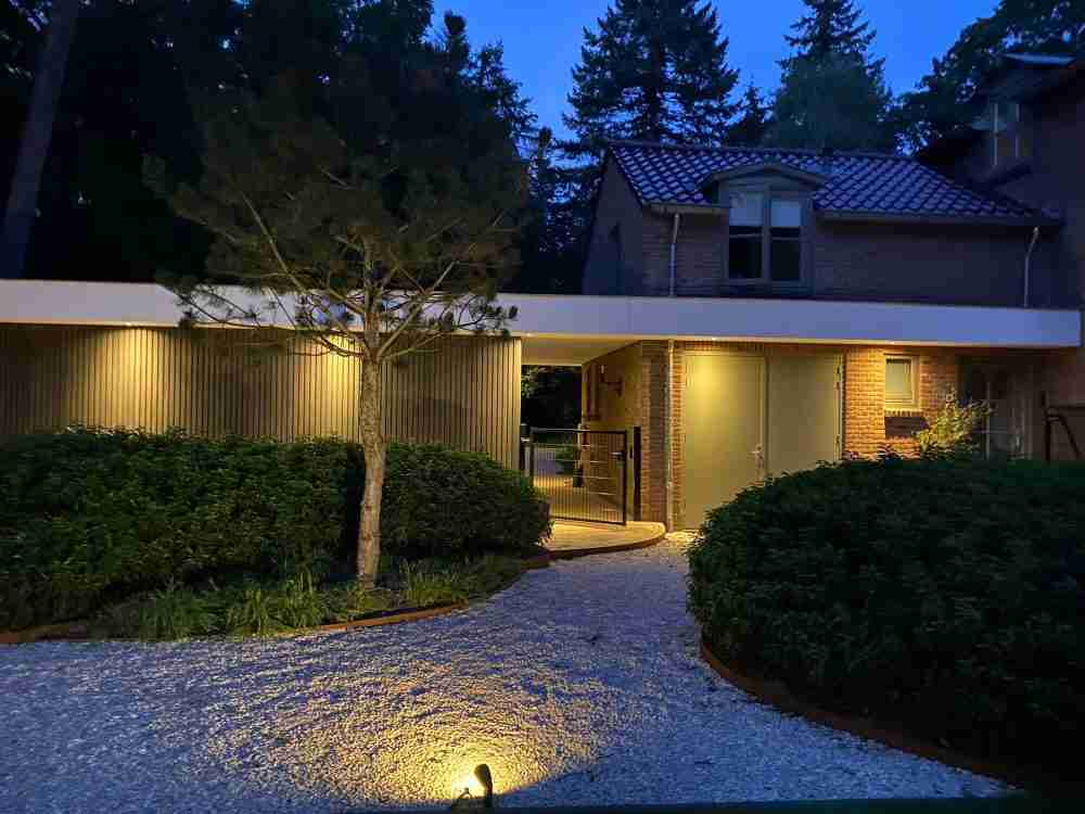 Tuinaanleg_sfeer_verlichting_carport_